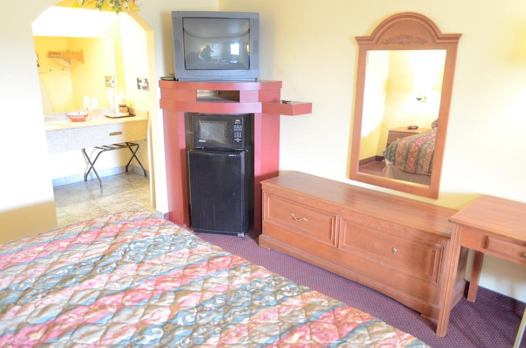 America'S Best Value Inn & Suites - Rosenberg/Houston Εξωτερικό φωτογραφία