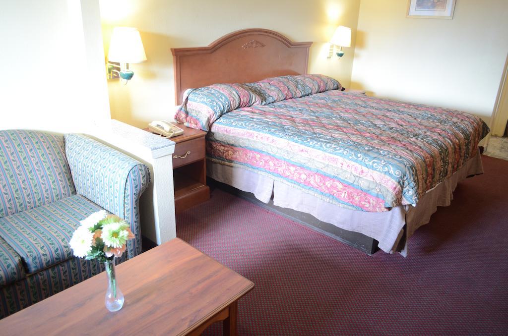 America'S Best Value Inn & Suites - Rosenberg/Houston Δωμάτιο φωτογραφία