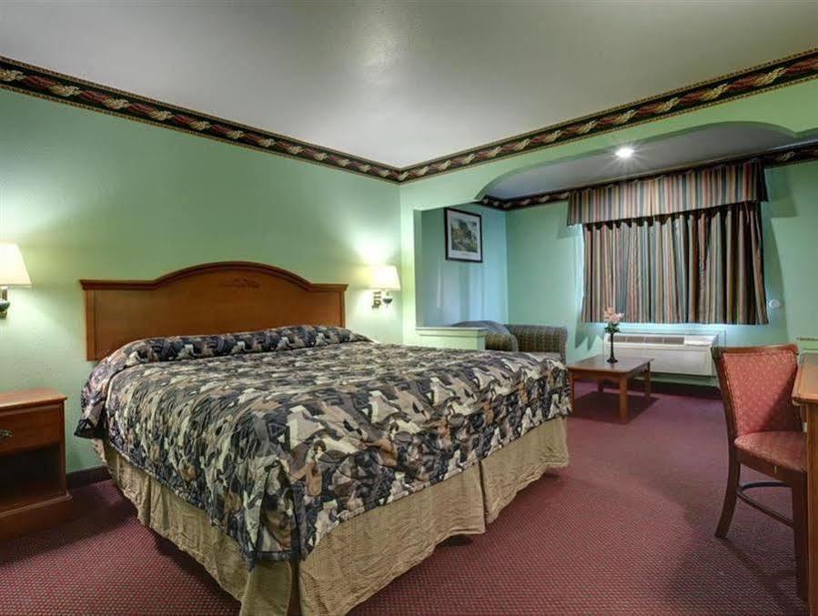 America'S Best Value Inn & Suites - Rosenberg/Houston Εξωτερικό φωτογραφία