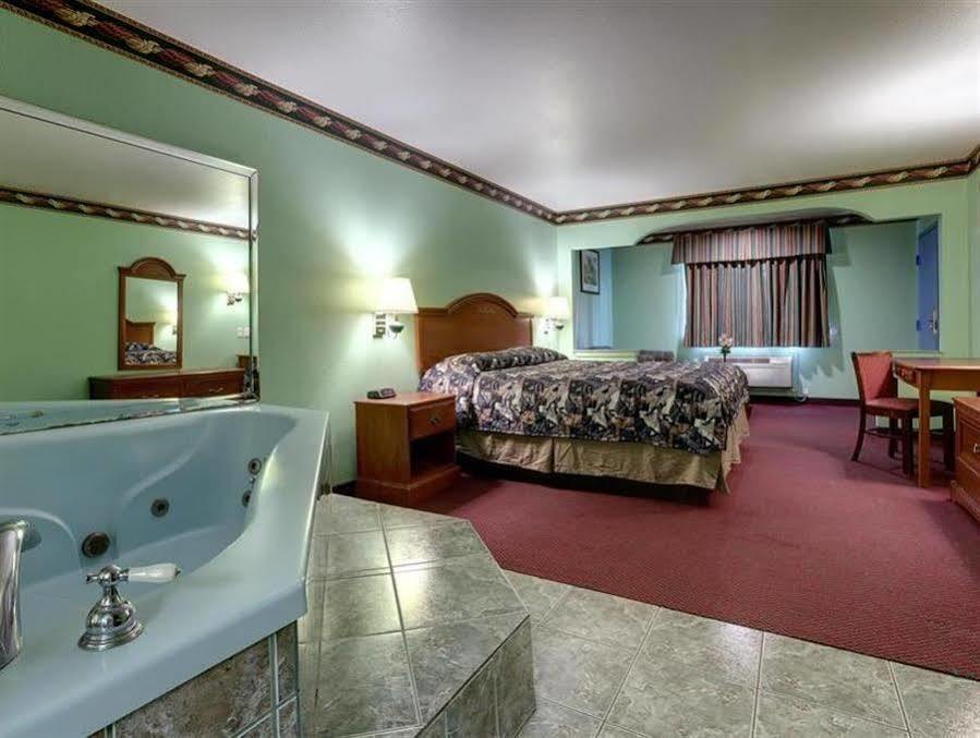 America'S Best Value Inn & Suites - Rosenberg/Houston Εξωτερικό φωτογραφία